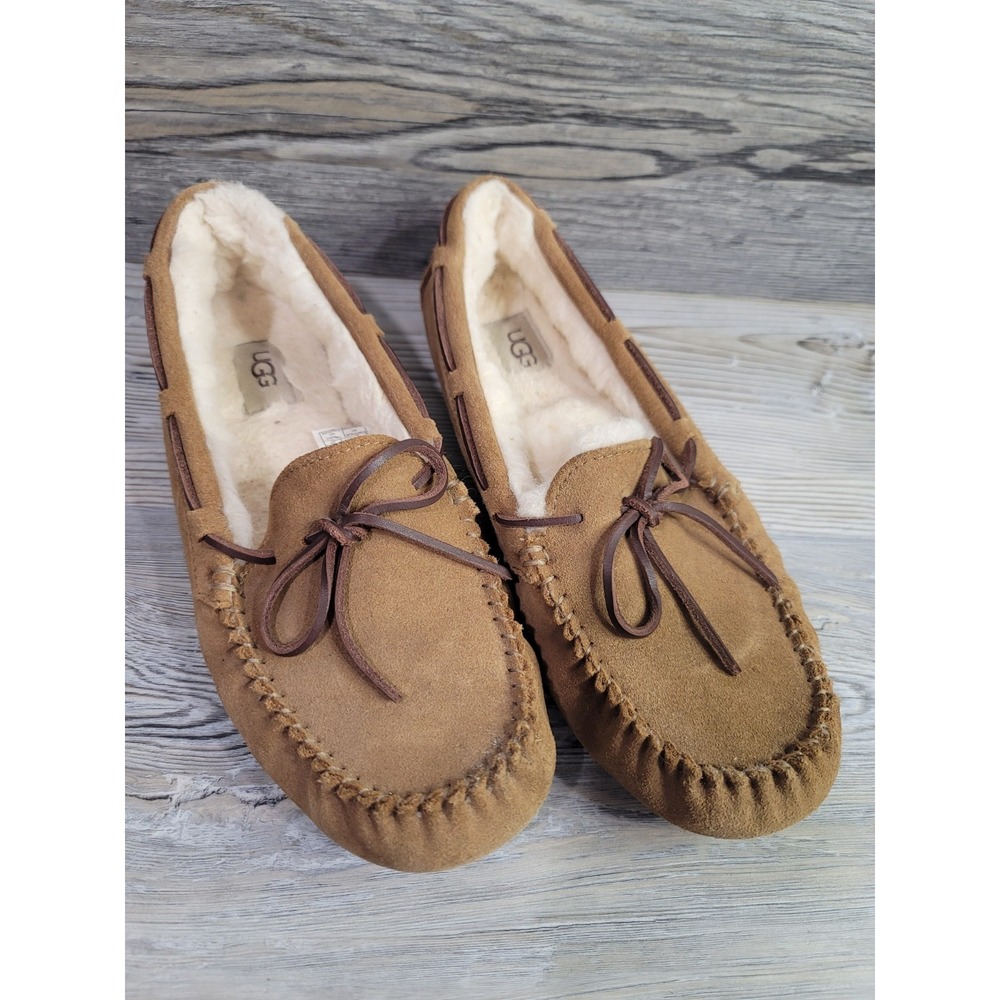 UGGS slippers women size 10 fuzzy inside. comfort Moccasin style great condition